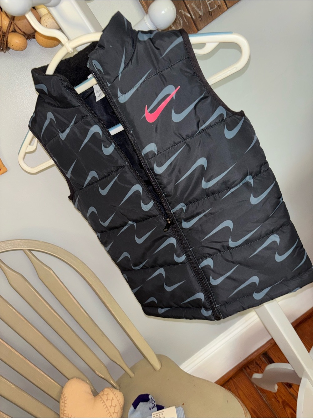 Nike Kids 5/6 Black Puffer Vest with Grey Swoosh Pattern